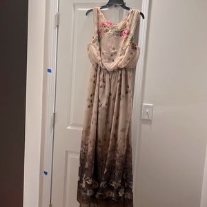 Chelsea and Tan maxi dress size medium